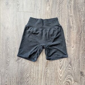 P'tula Black Bare 6" Shorts